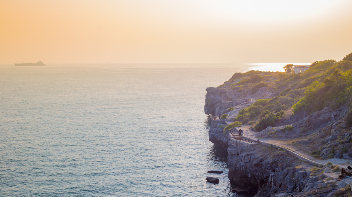 A Stunning Clifftop View Not Far From Bangkok.