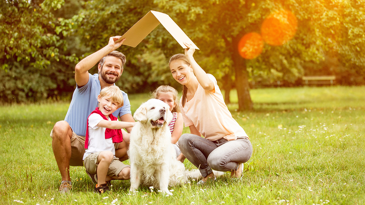 A Family Shopping For A Luxury House In Bang Na Pose On The Grass